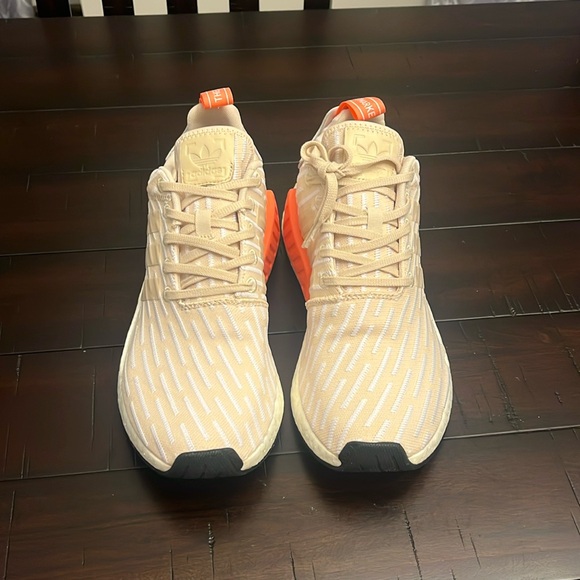 Adidas NMD_R2 NMD Shoes Sneakers new Boost BA7260 chalk Women’s Size 9.5